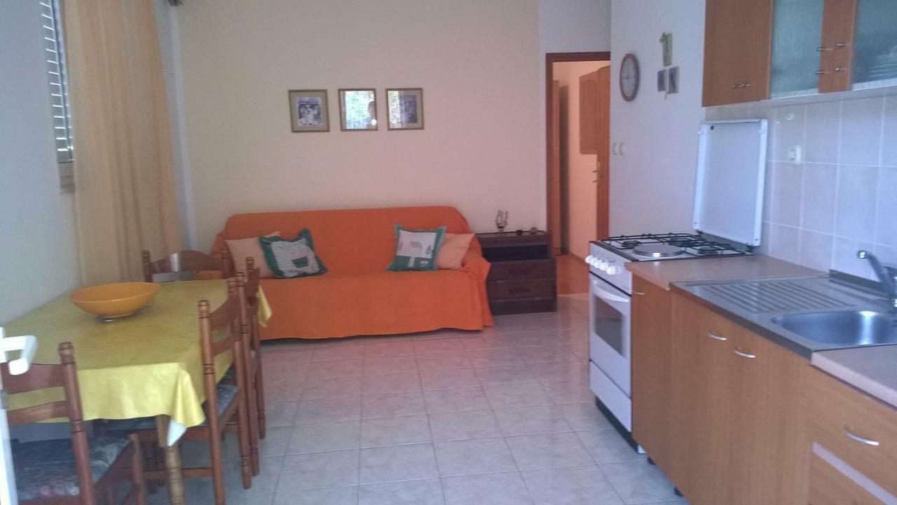 Apartments With A Parking Space Ivan Dolac, Hvar - 15784 Extérieur photo